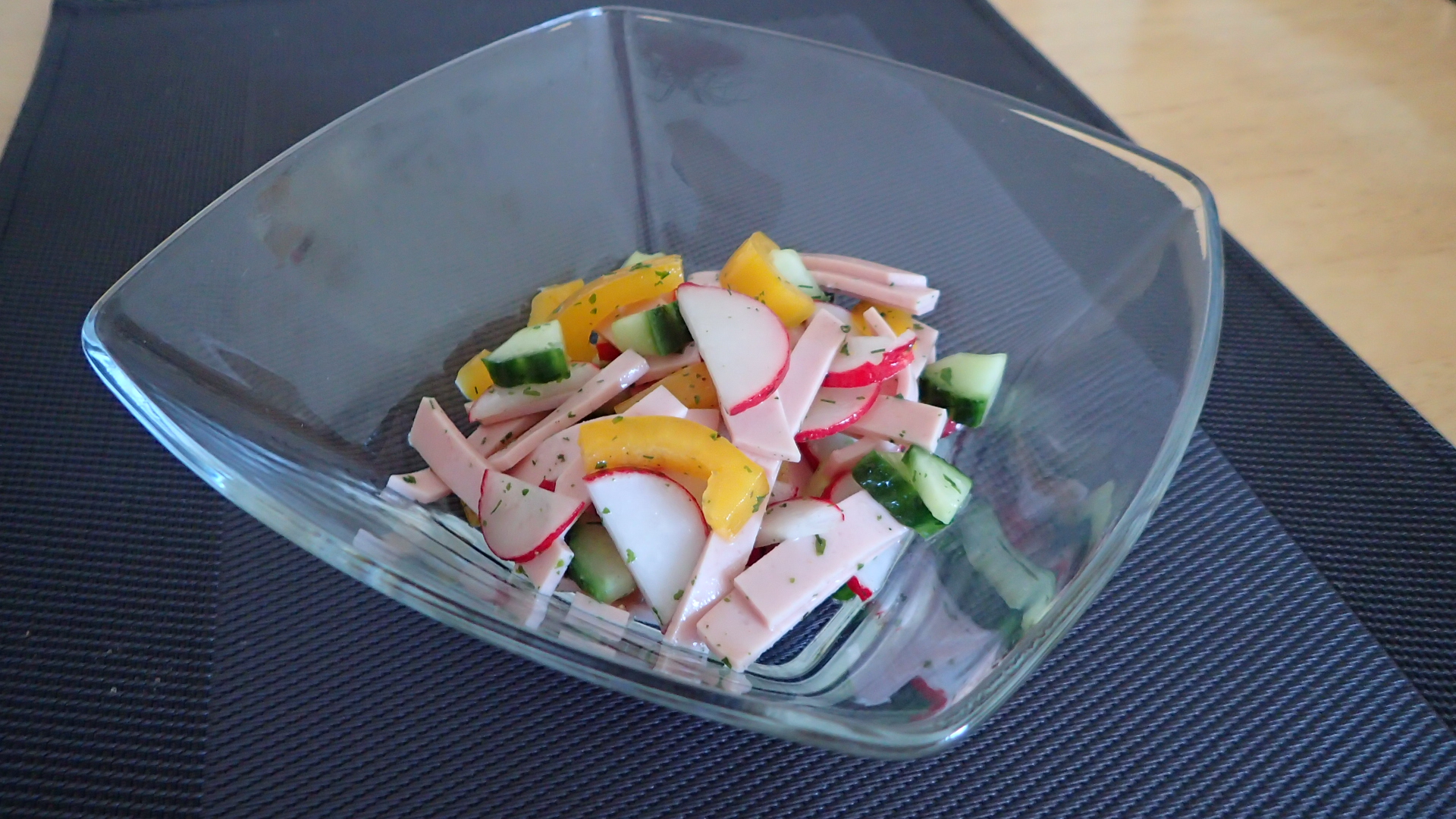 Sommerlicher Wurstsalat