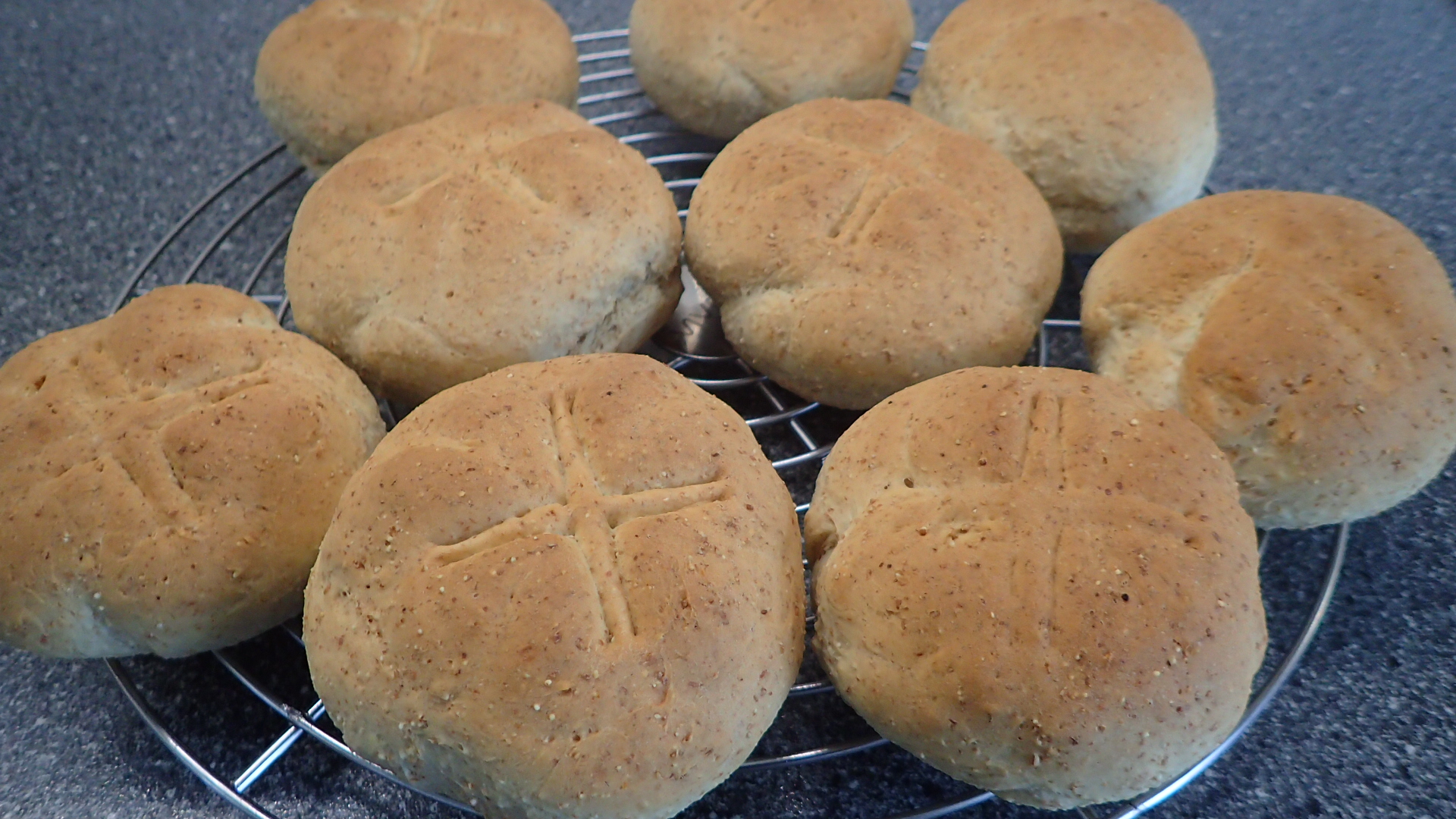 Vollwert-Brötchen