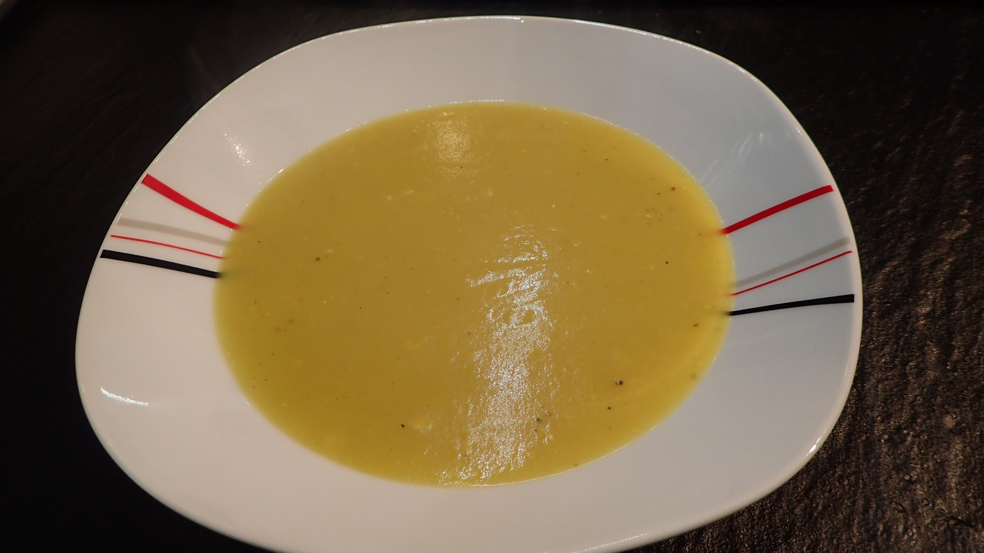 Zucchini-Curry-Suppe