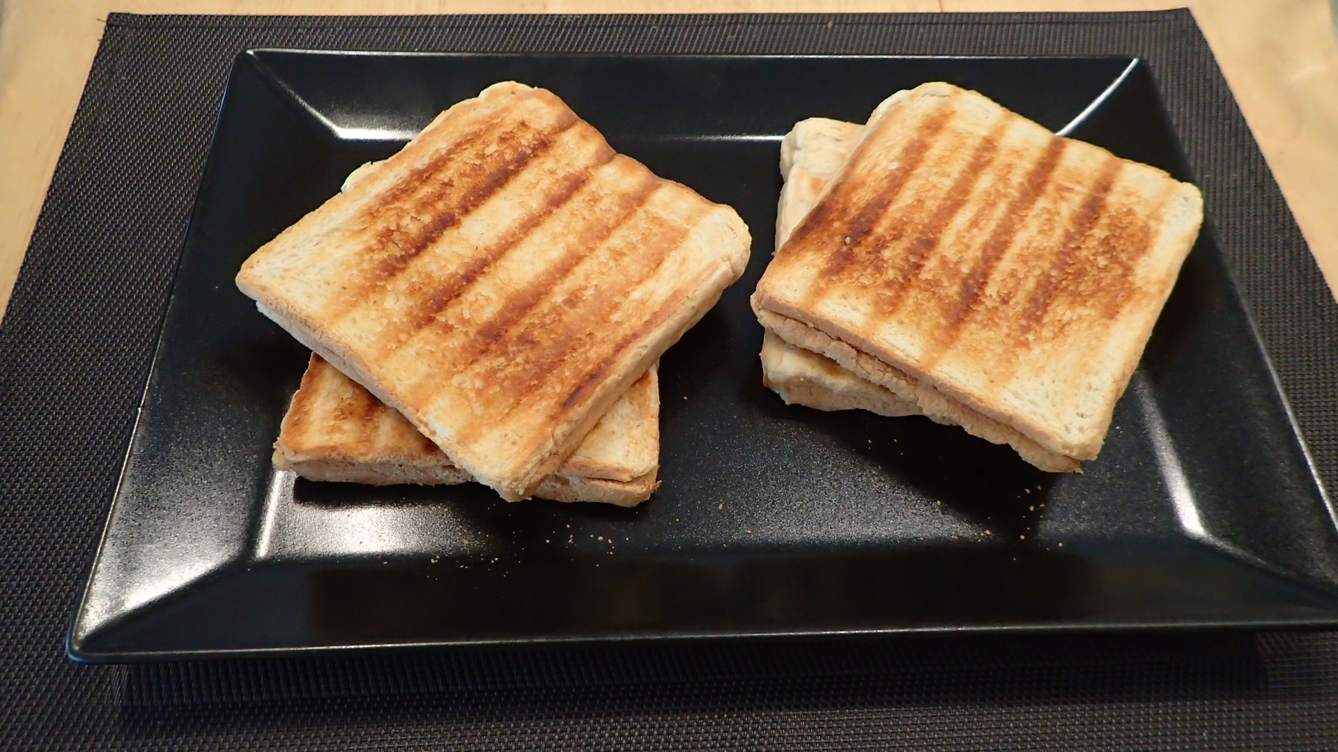 Salami-Käse-Toast