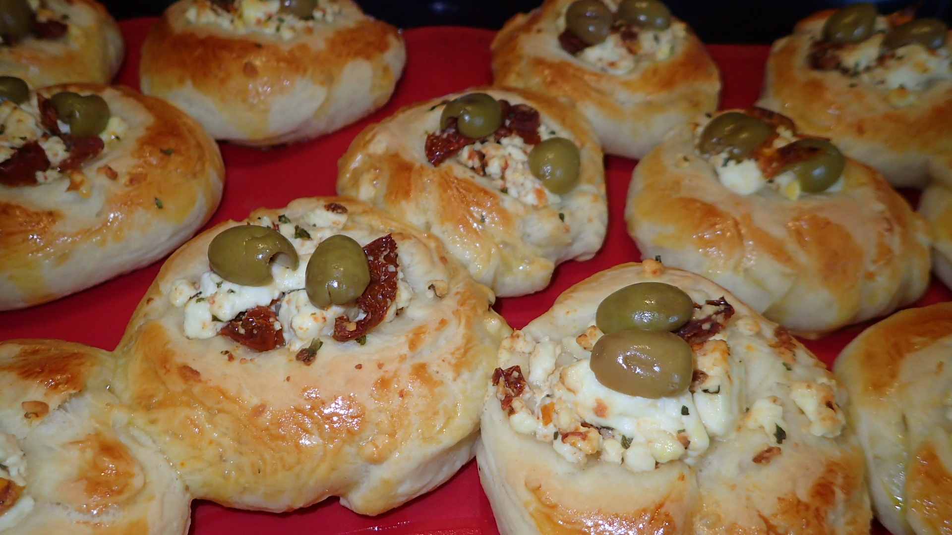 Türkische Acma mit Feta