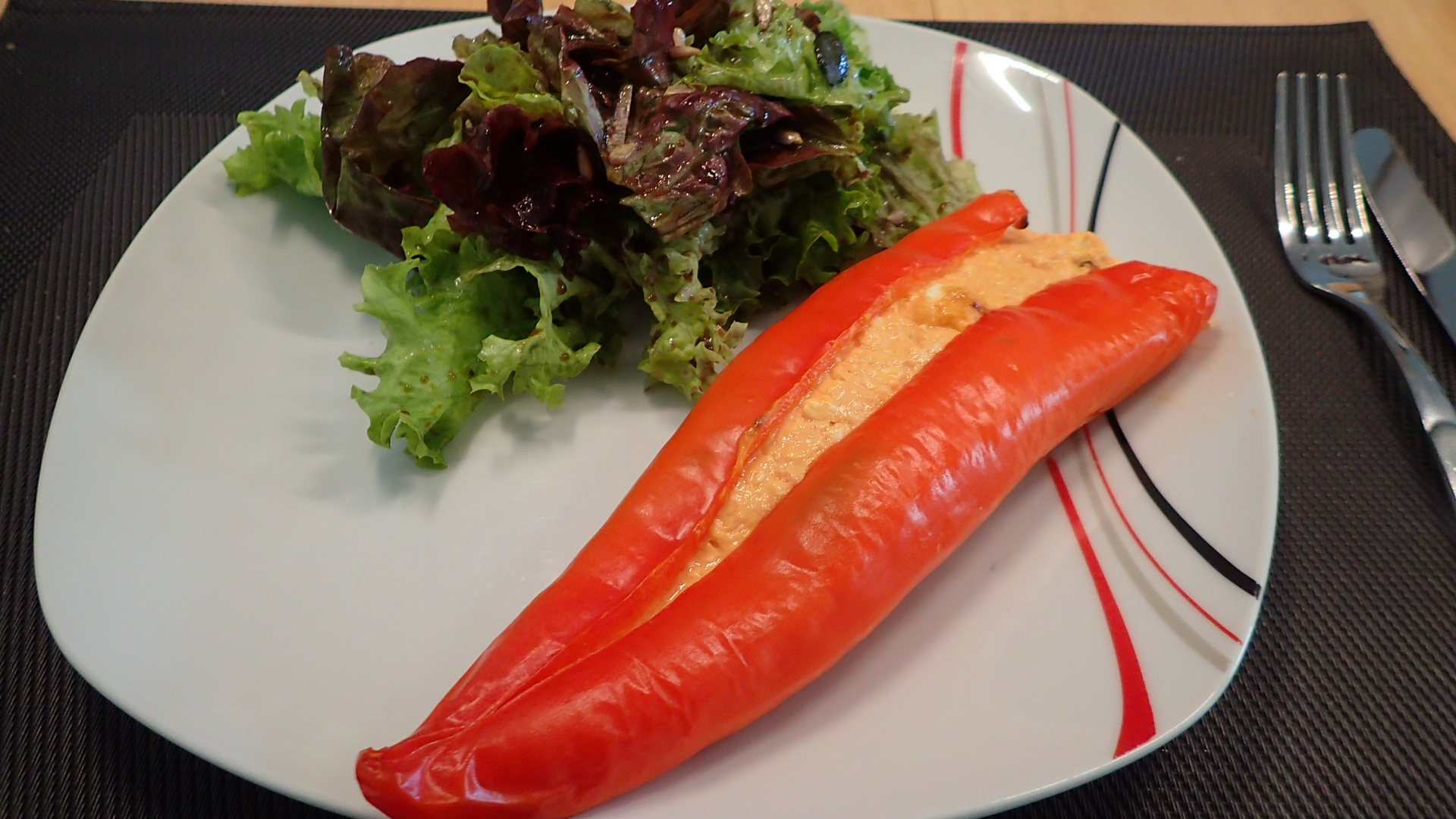 Gefüllte Spitzpaprika