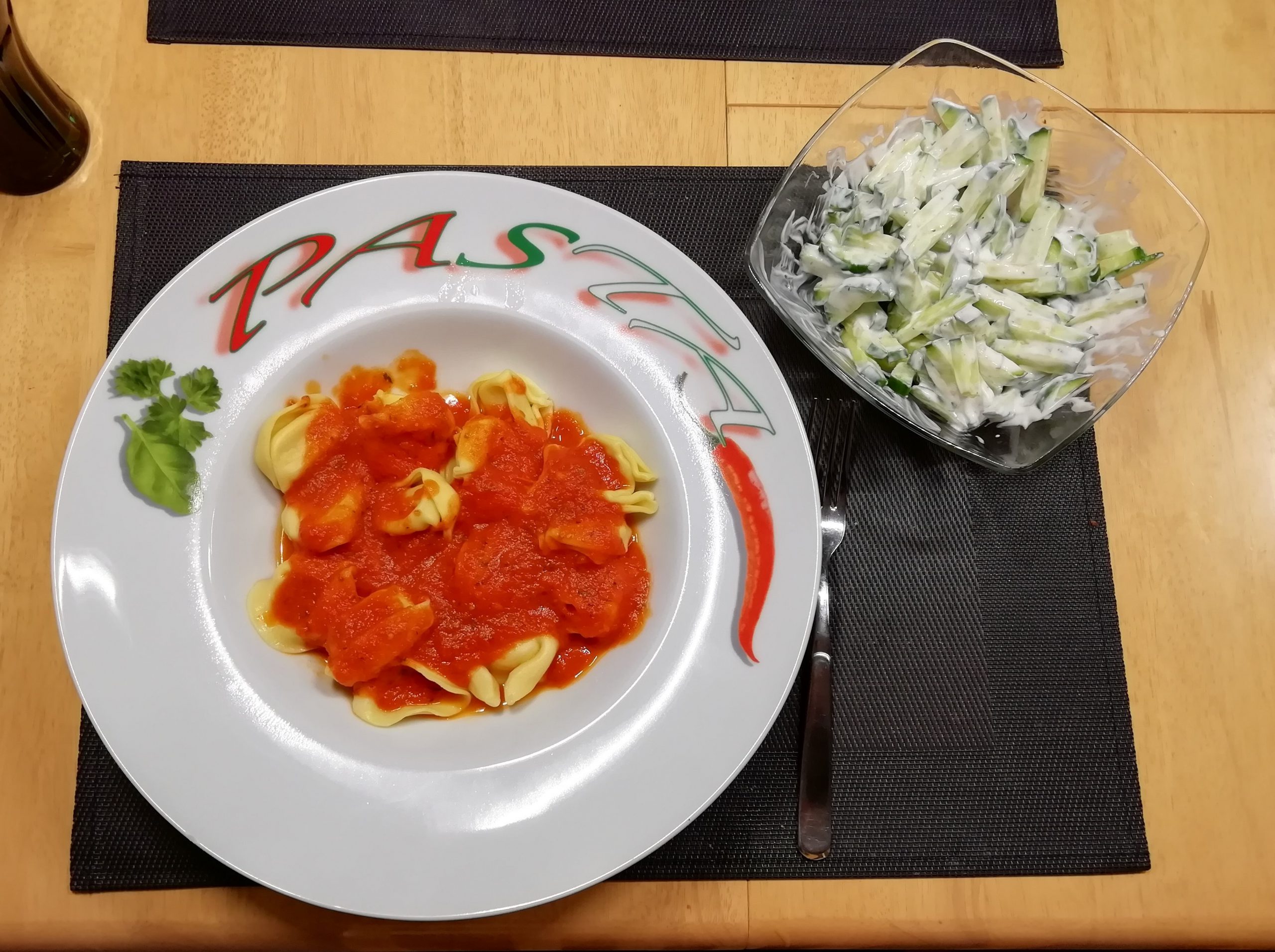 Tortellini mit Tomatensauce
