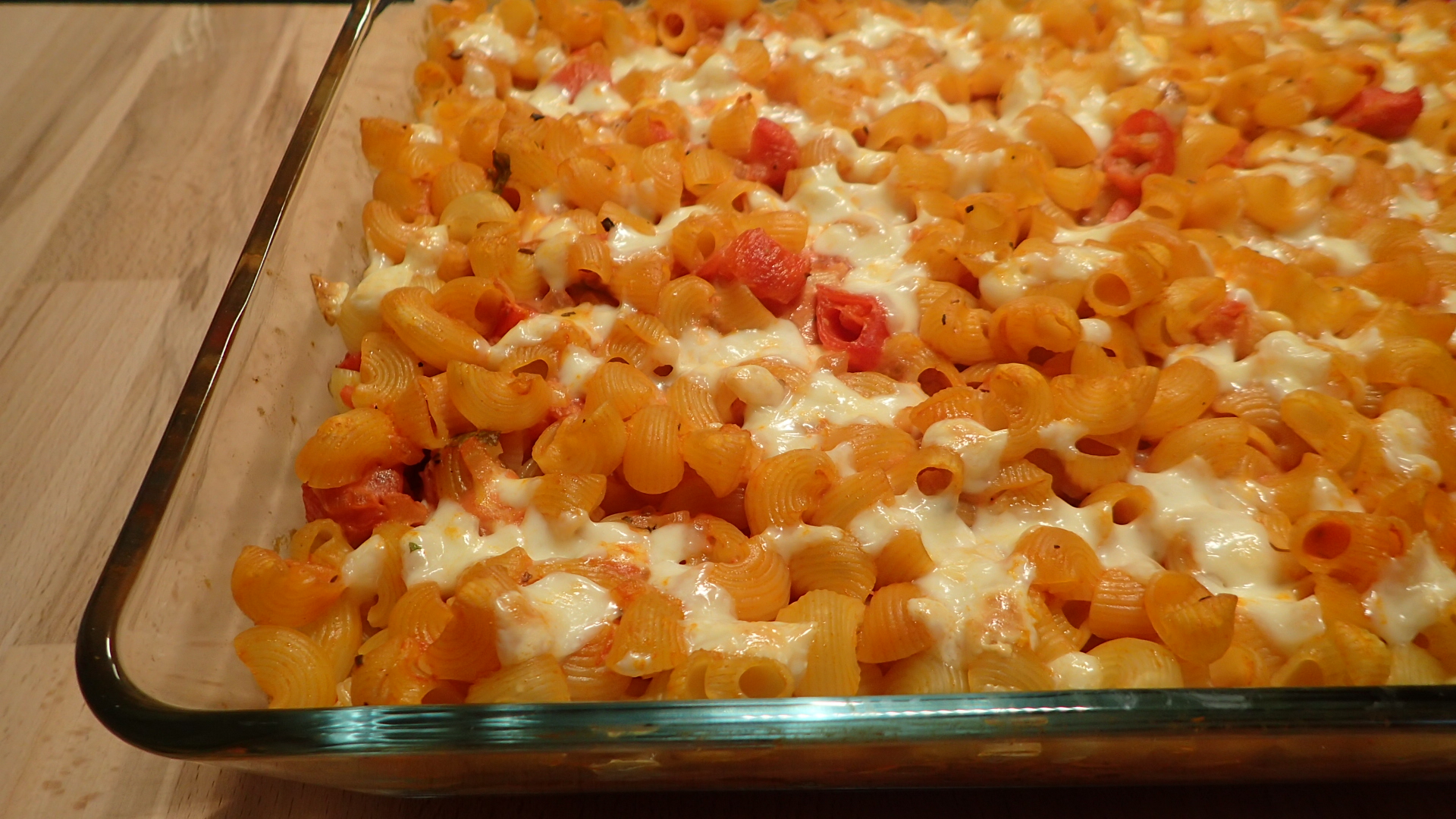 Nudelauflauf mit Tomate-Mozzarella