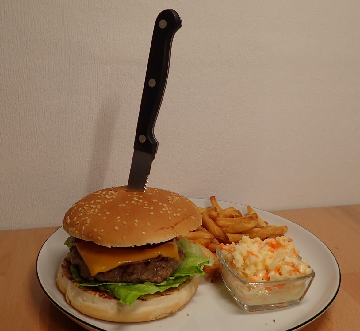 BBQ-Cheeseburger mit Guacamole