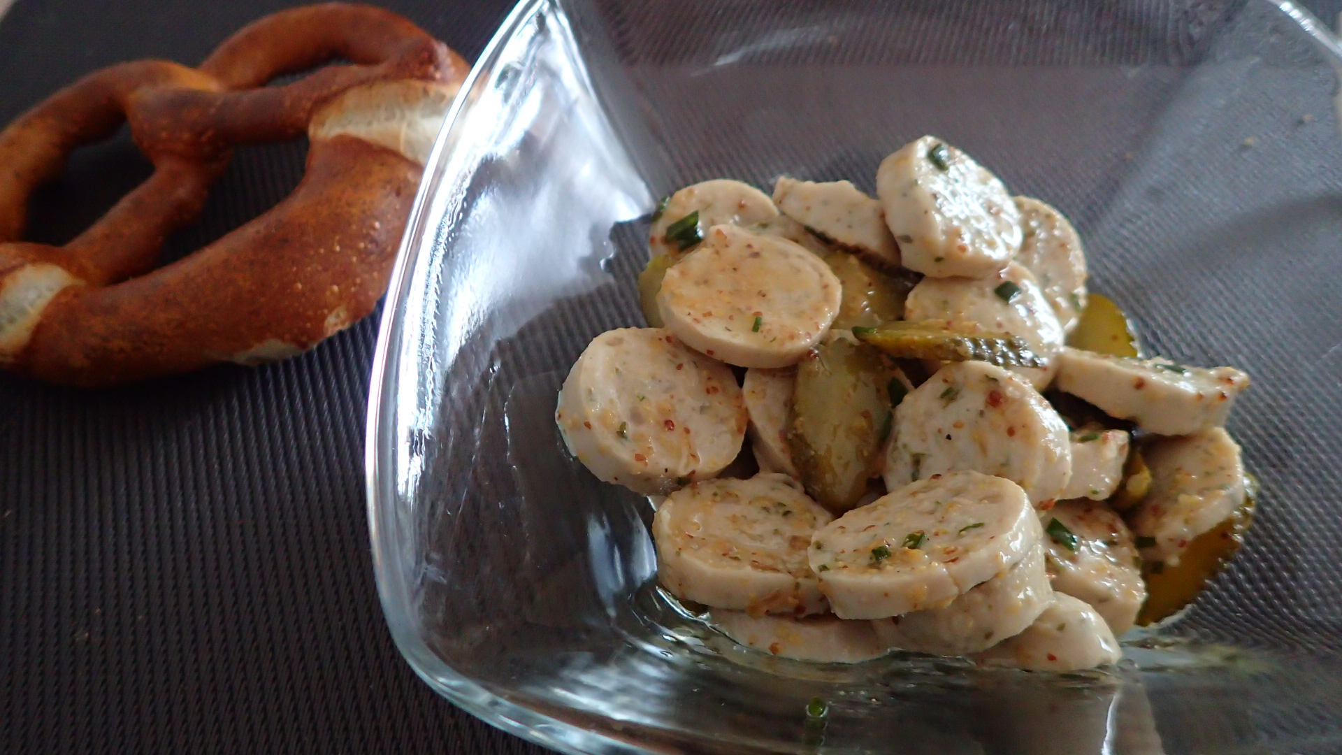 Weißwurstsalat